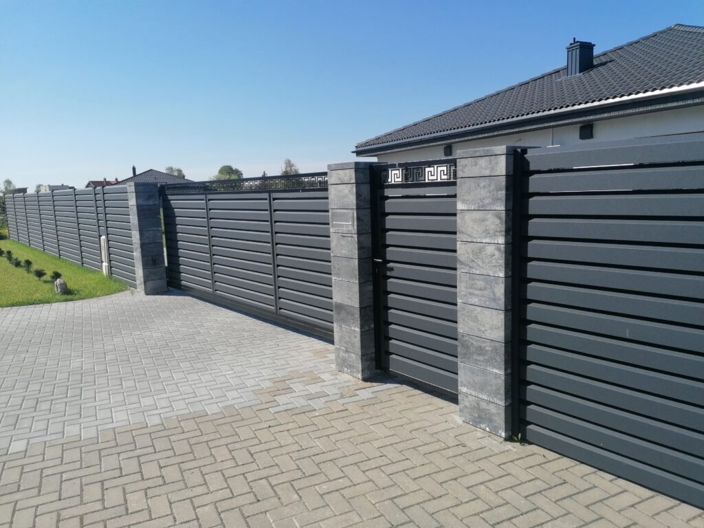 Skardinių tvorų (rombo tipo) gamyba ir montavimas